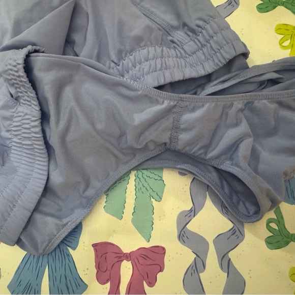 NWOT Athleta, 3 inch fitted high-rise - Picture 6 of 6